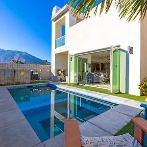 Villa Gateway Luxury Style With A Private Pool, Palm Springs